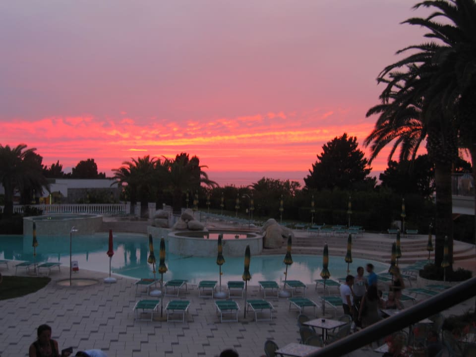 Abendstimmung am Pool Aldiana Club Rocca Nettuno Calabria
