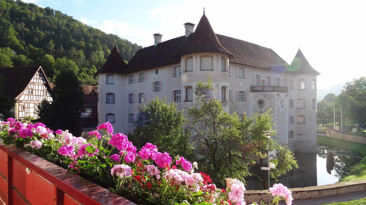 Restaurantblick auf Schloss Hotel Zur Freystatt am Wasserschloss