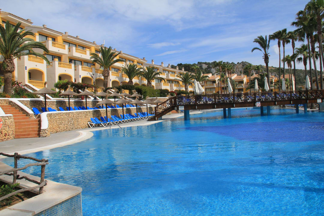 Toller Pool Royal Son Bou Family Club