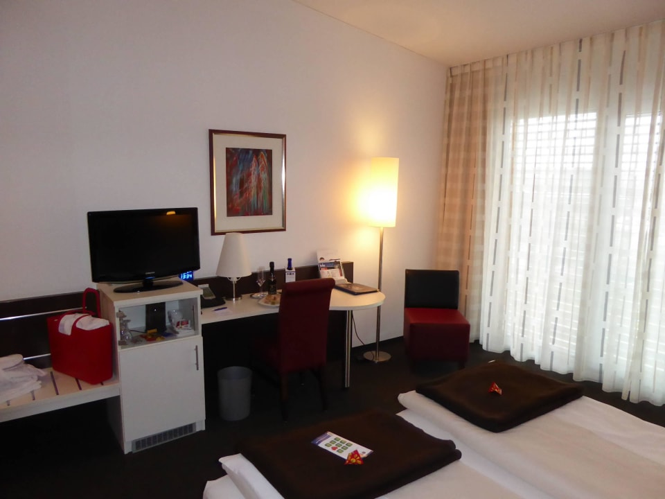 Blick vom Bett aus Best Western Plus Konrad Zuse Hotel