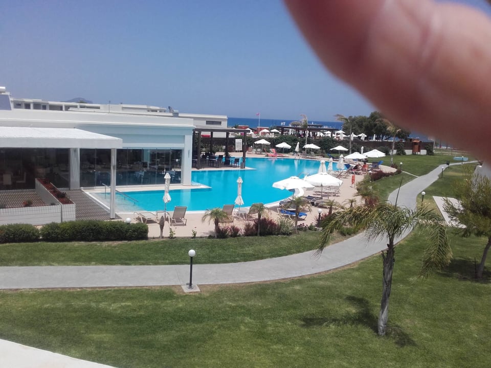 Magnifique vue Asterias Beach Resort