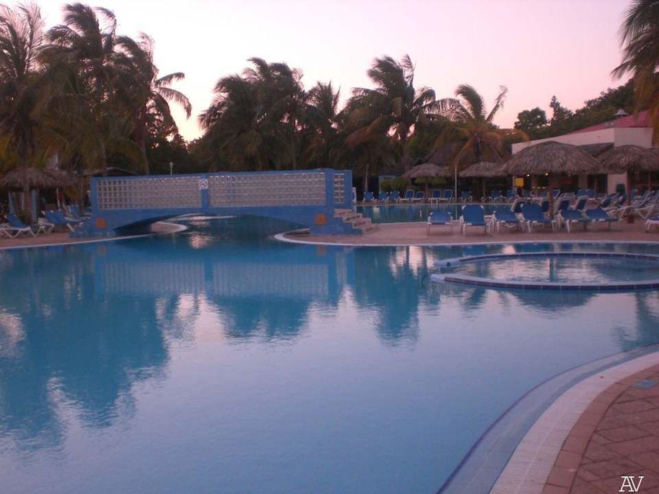 Бассейн Iberostar Origin Taínos