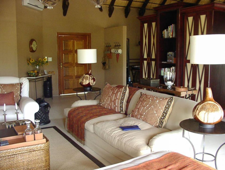 Wohnbereich der Villa Hotel Mushara Lodge