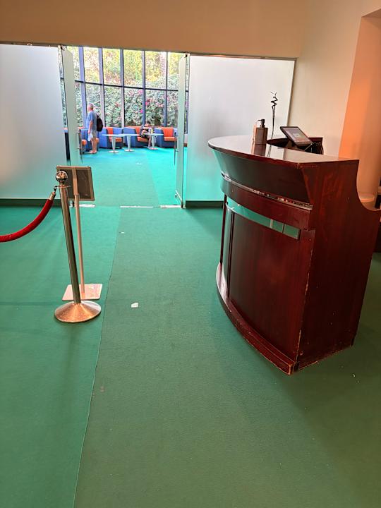 Gastro Hotel Le Meridien Al Aqah Beach Resort