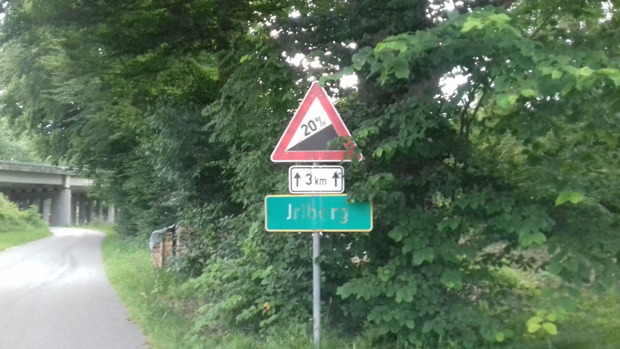 Zufahrt zum Berg Ferienwohnung Oberirlerhof