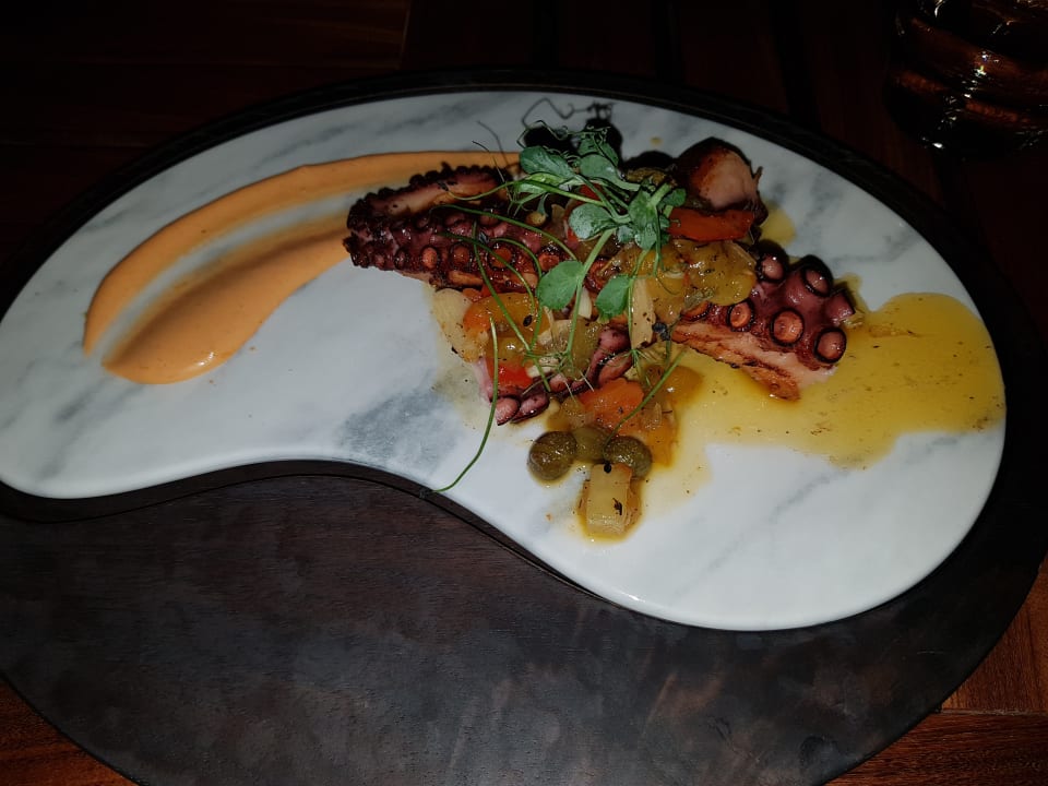 Gastro Saadiyat Rotana Resort &  Villas