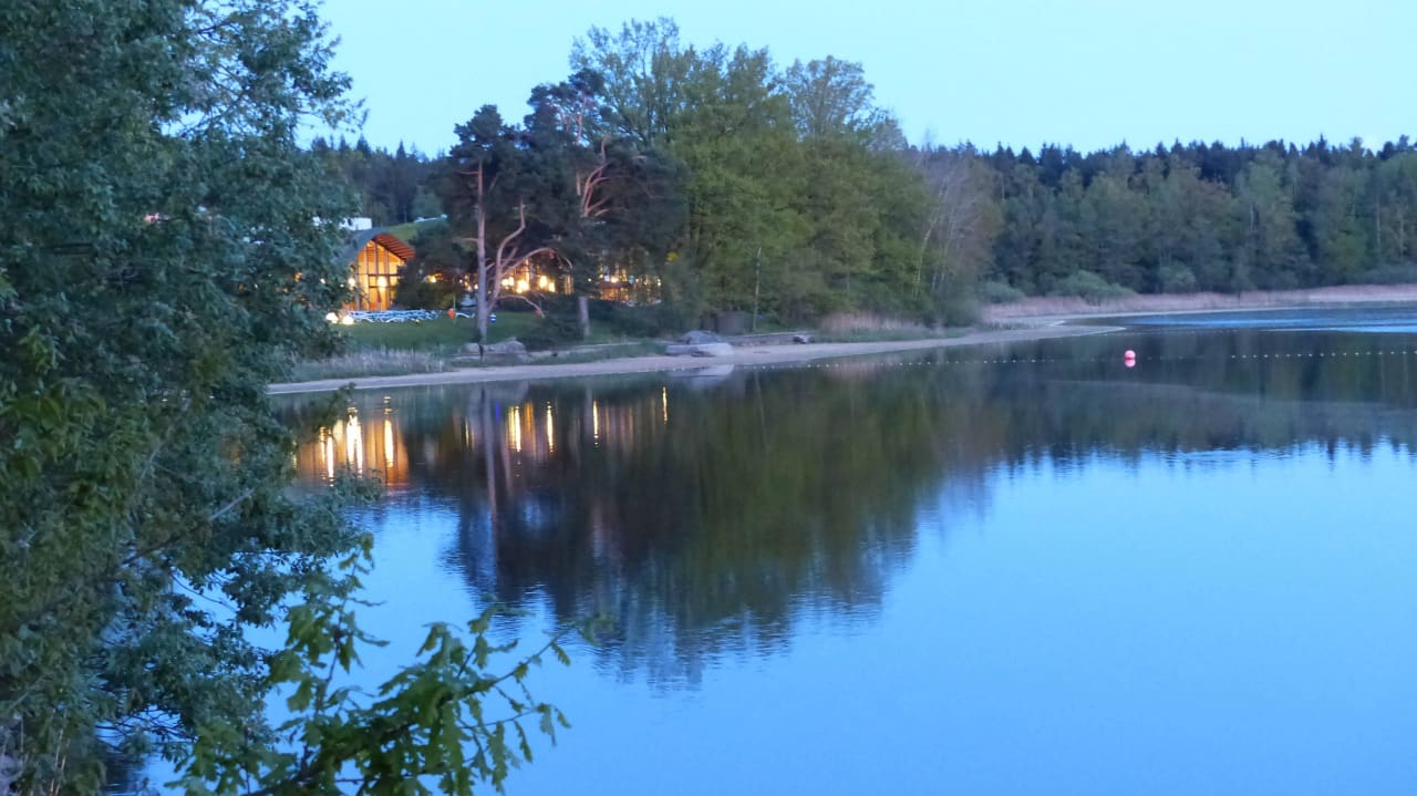 Saunabereich mit Beleuchtung Sole Felsen Hotel