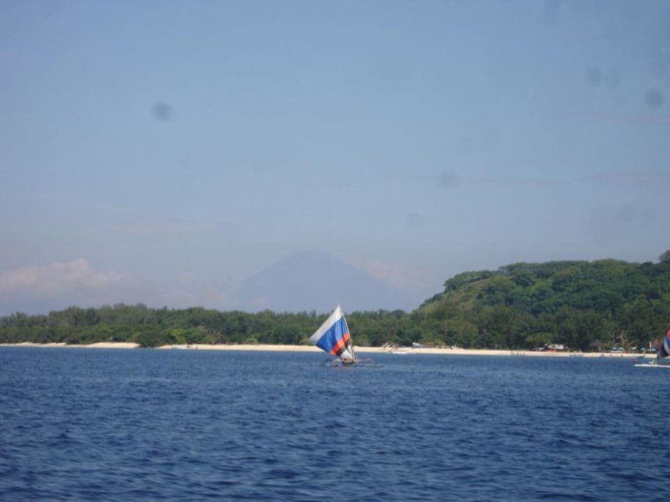Blick auf Gili Trawangan vom Boot aus Hotel Vila Ombak