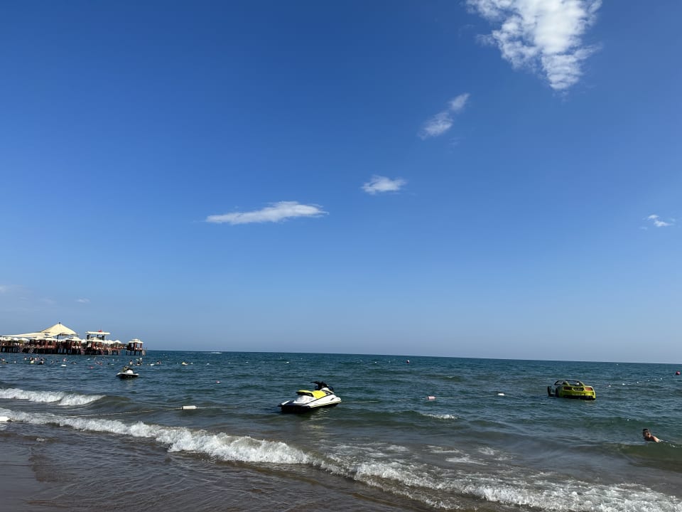 Strand Dream World Palace Hotel