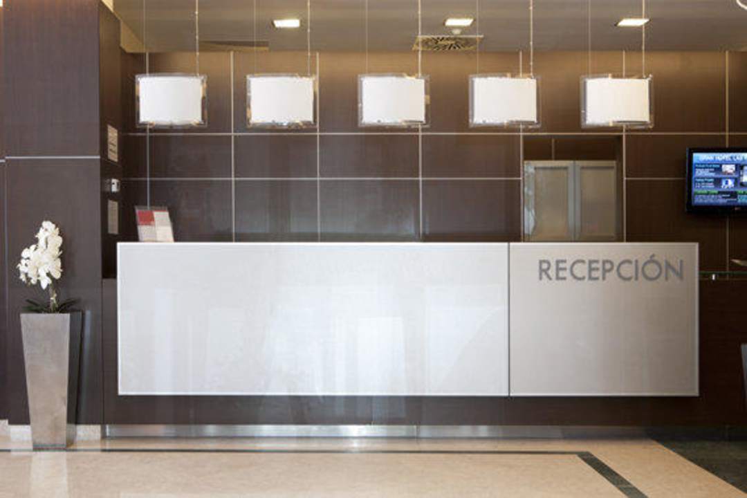 Front desk Gran Hotel Las Rozas