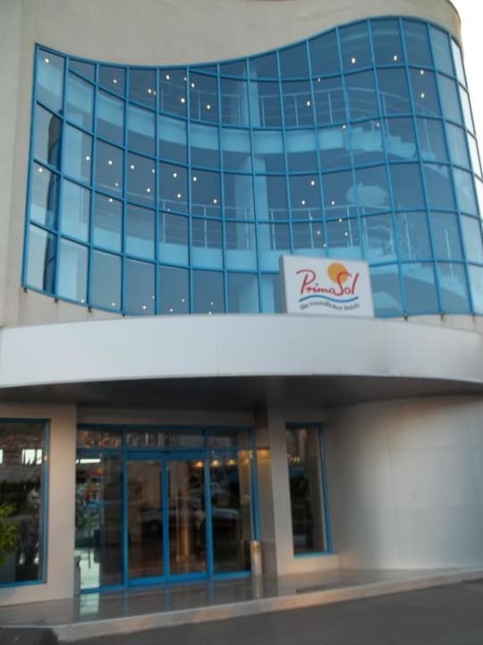 Blick auf den Hoteleingang Hotel Sineva Beach