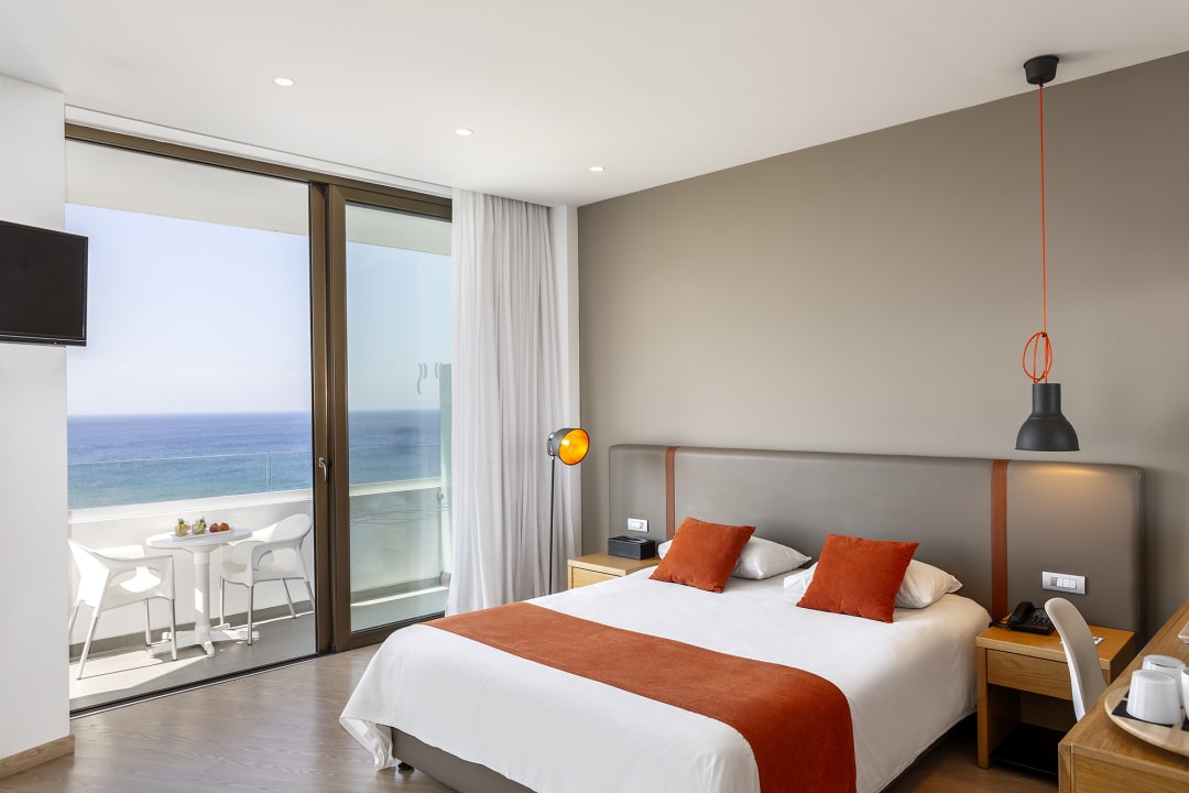 Zimmer Crystal Springs Beach Hotel