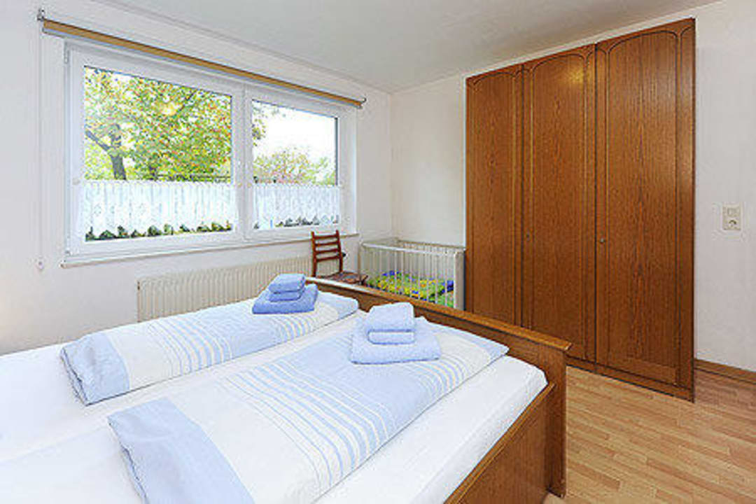 Schlafzimmer 1, Wohnung "unten" Haus Passat
