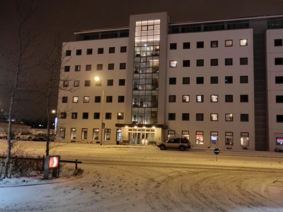 Das Hotel von außen. Hotel Cabin