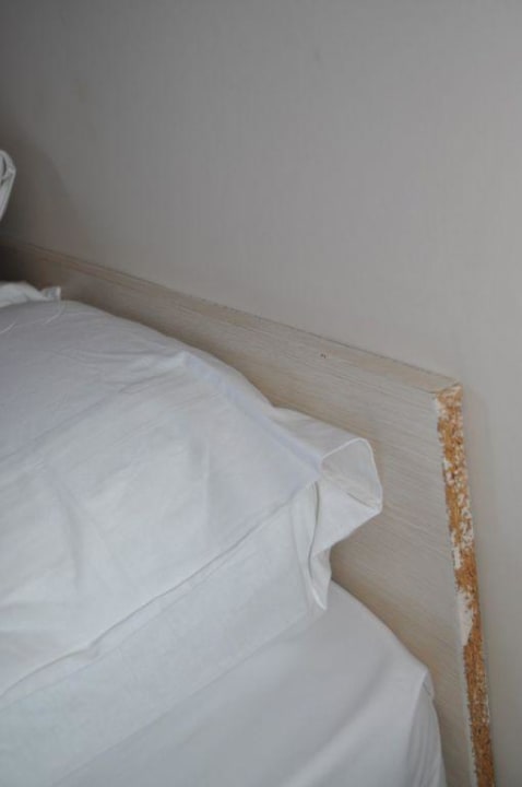 Bett aus Spanplatte ohne Farbe Club Hotel Anjeliq