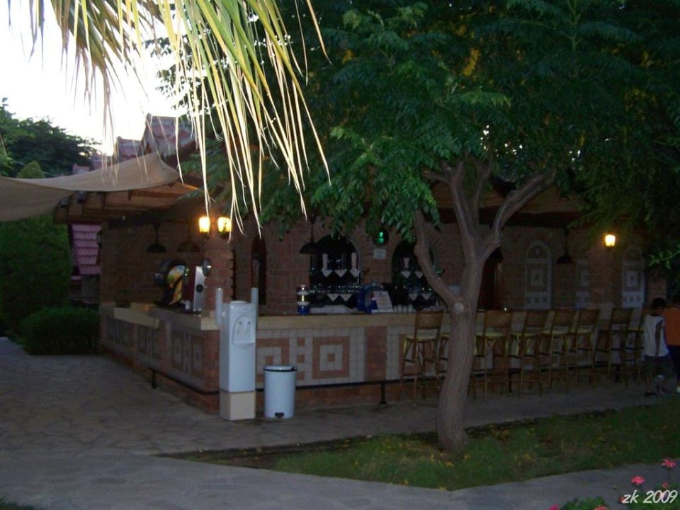 Poolbar Can Garden Beach