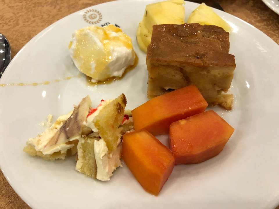 Gastro Olympus Plaza Hotel