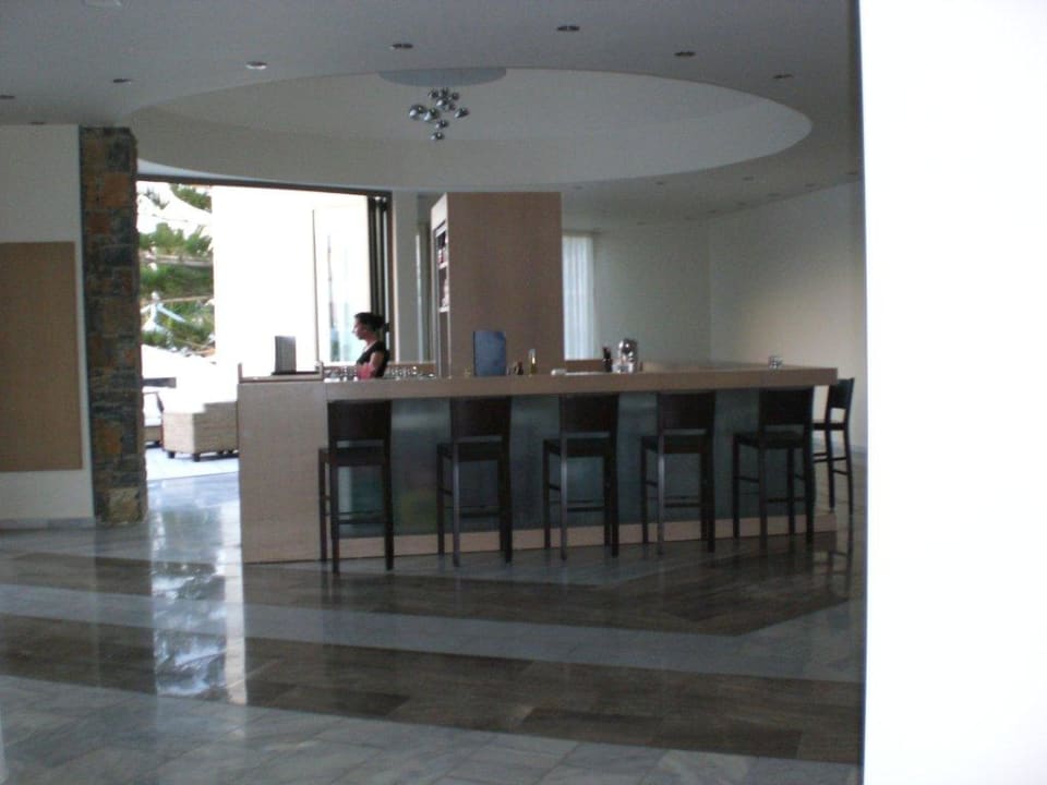 Nie jemand da The Island Hotel