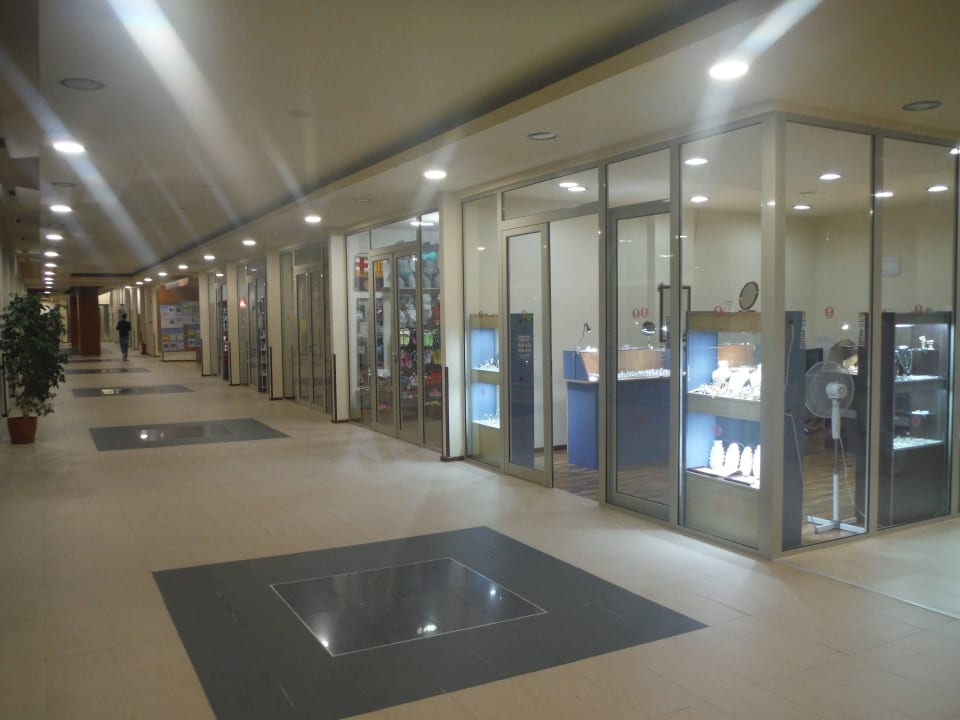 Einkaufsmöglichkeiten Sol Luna Bay