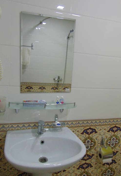 Zimmer Madrasah Polvon-Qori Boutique