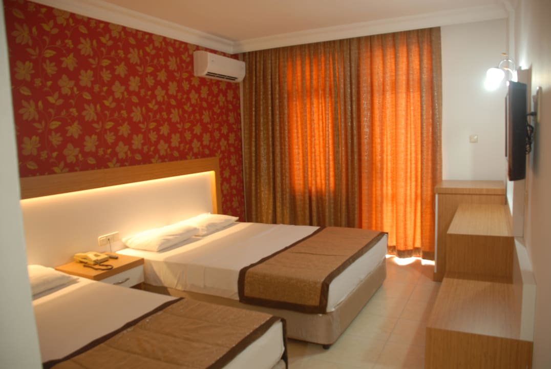 Triple Hotel Diamore