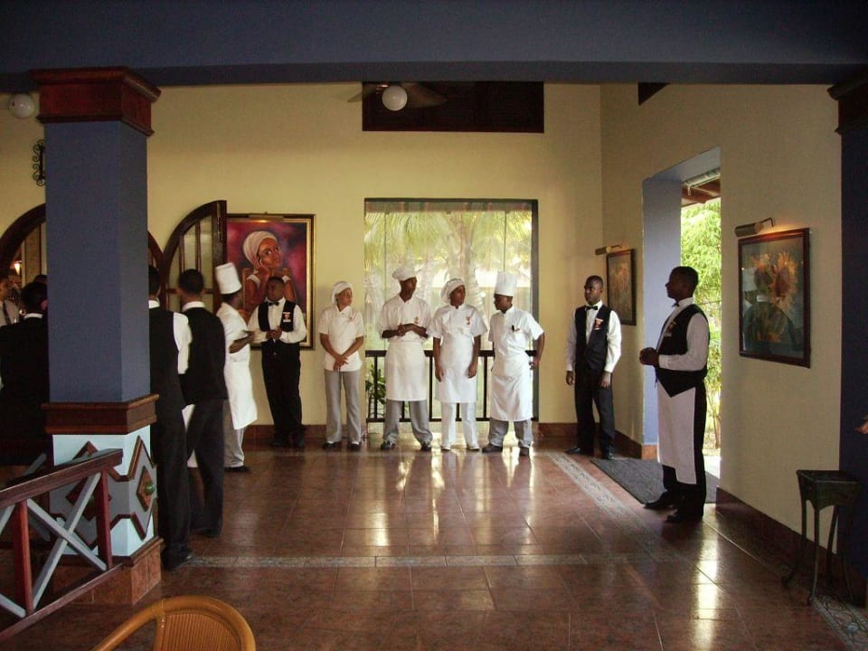 Vor dem Restaurant Playabachata Hotel