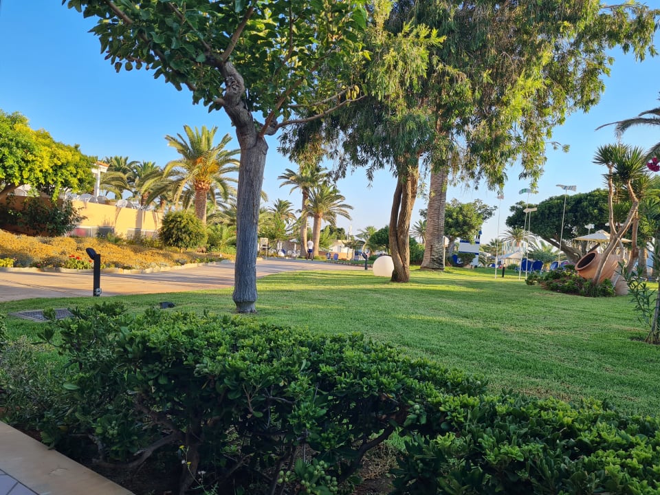 Gartenanlage Anissa Beach & Village