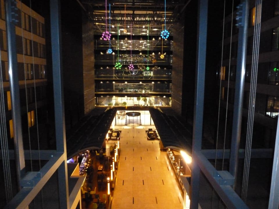 Lobby Hilton Frankfurt Airport