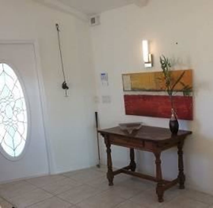 Entree Villa Scara by Casar