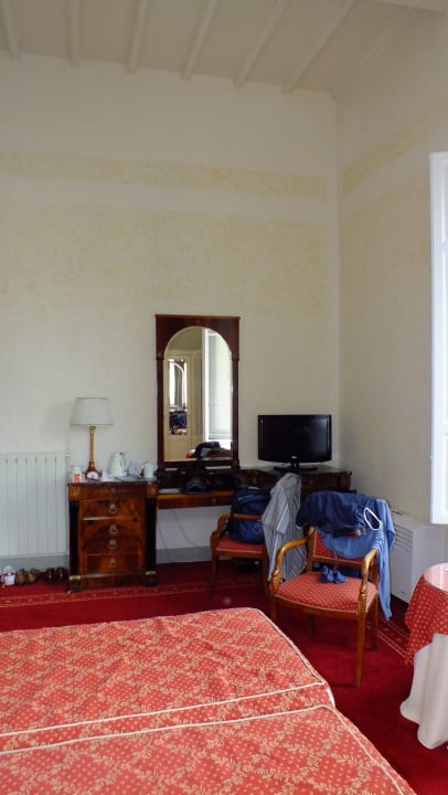 Zimmer mit Schreibtisch Grand Hotel Royal