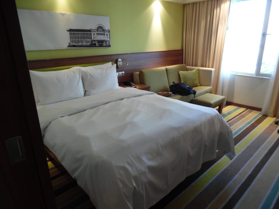 Zimmer 1701 - Bett Hampton by Hilton Warsaw City Centre