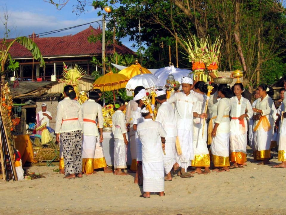 Zeremonie am Jimbaran Beach InterContinental Bali Resort