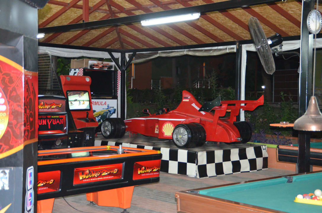 Spielhalle Lonicera Resort & Spa Hotel