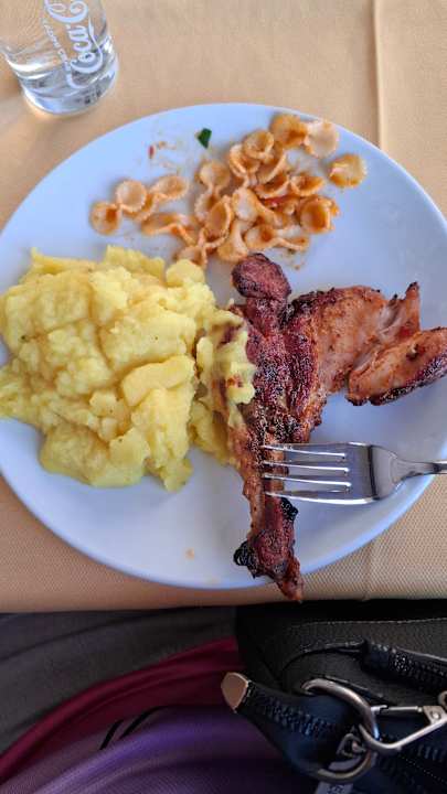 Gastro Seaden Corolla Hotel