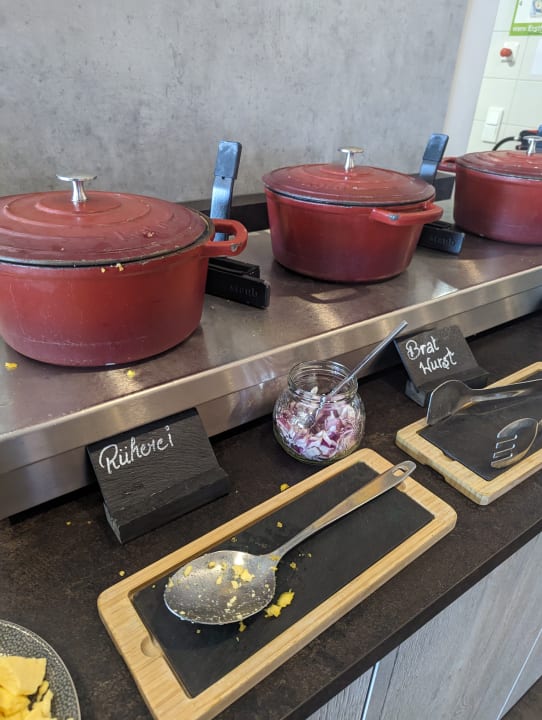 Gastro Holiday Inn - the niu, Hide Berlin Friedrichshain