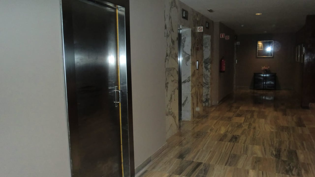 Aufzüge im Treppenhaus Hotel Bonanza Playa