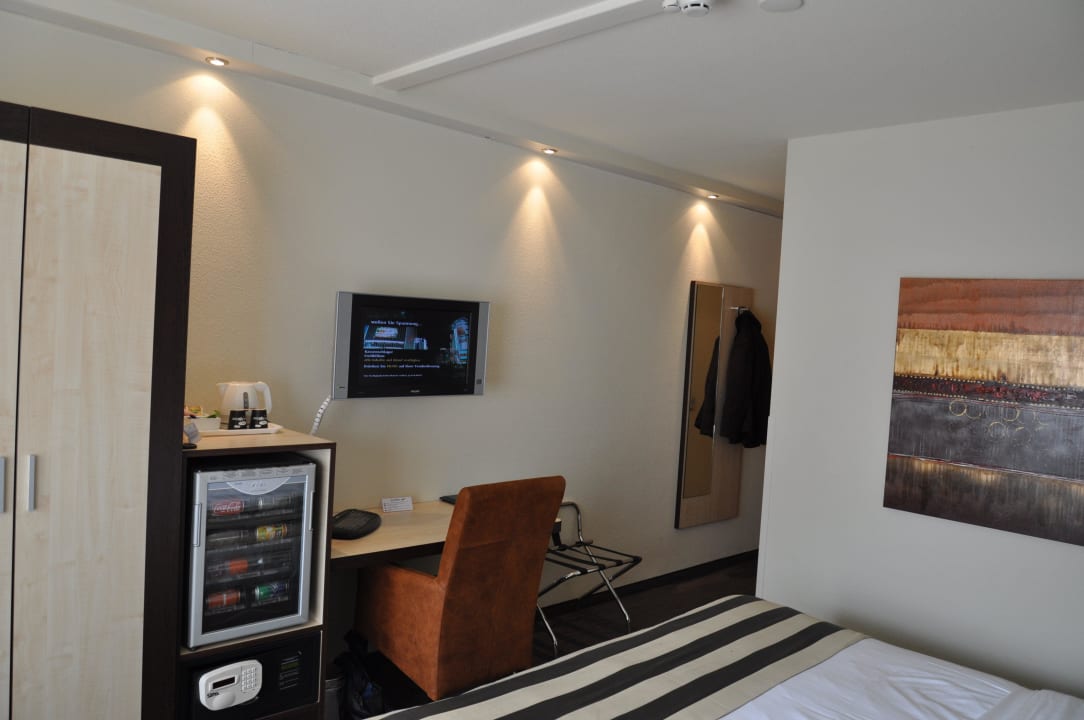 Minibar und Pay-TV Hotel Mitland