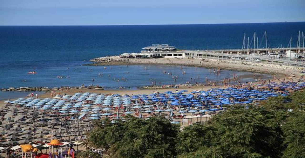 Vista Panoramica sul porto di Cattolica Hotel Mona Lisa