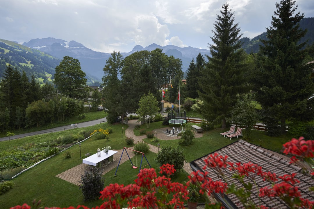 Schön gestaltete Gartenanlage im Hotel Waldrand Hotel Waldrand