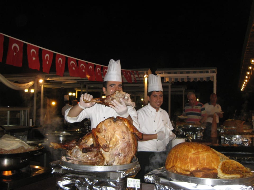 Abendessen am Feiertag Papillon Belvil