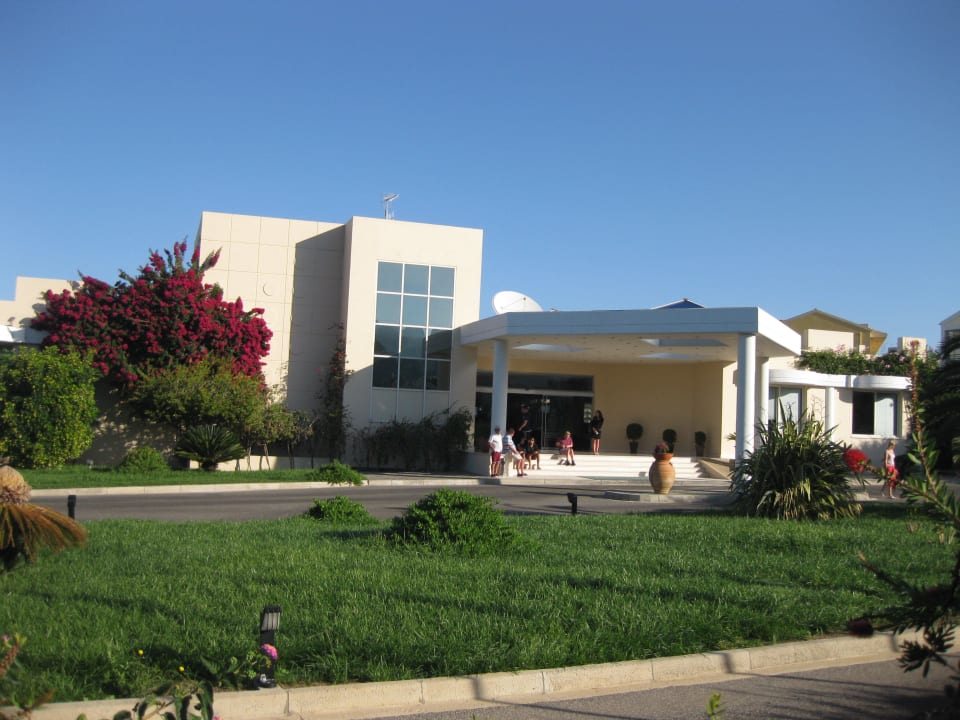 Eingang des Hotels Hotel Mareblue Beach