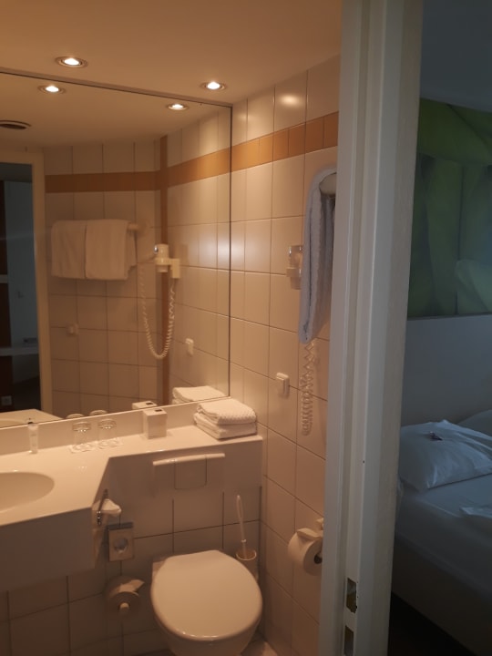 Zimmer Essential by Dorint Hotel Köln-Junkersdorf