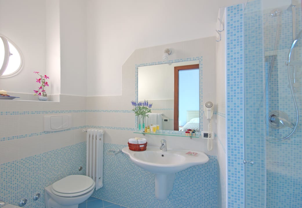Bagno Hotel Iris