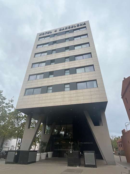 Außenansicht Hotel 4 Barcelona