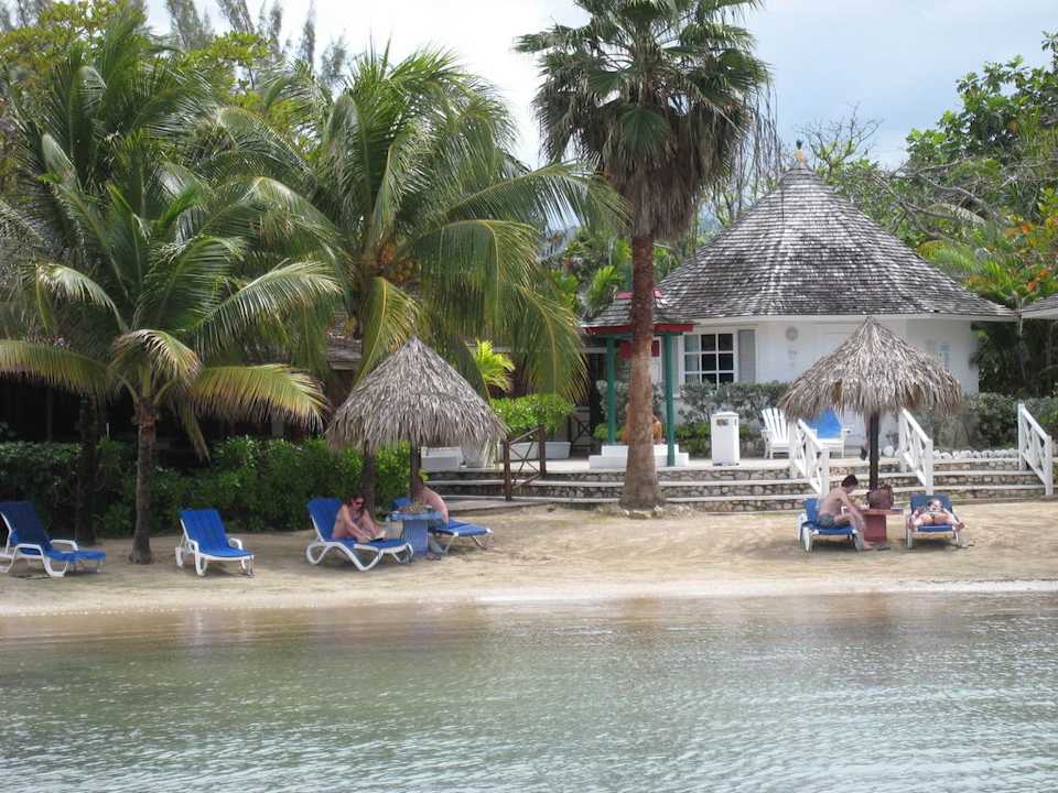 Strand, Bungalow, Snack Bar und Restaurant Grand Muthu Club Caribbean Runaway Bay