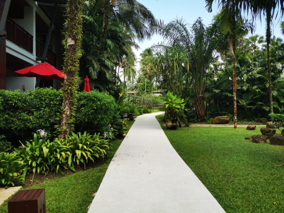 Gartenanlage Ramada Resort by Wyndham Khao Lak