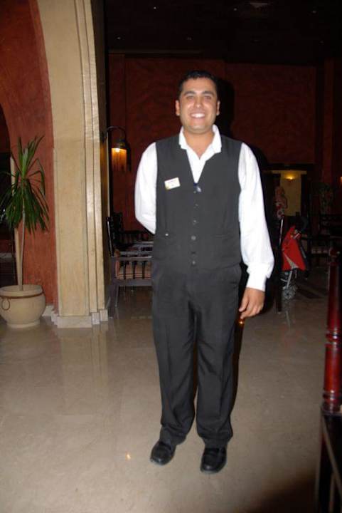 Kellner Ashraf Lobbybar  SUNRISE Royal Makadi Resort
