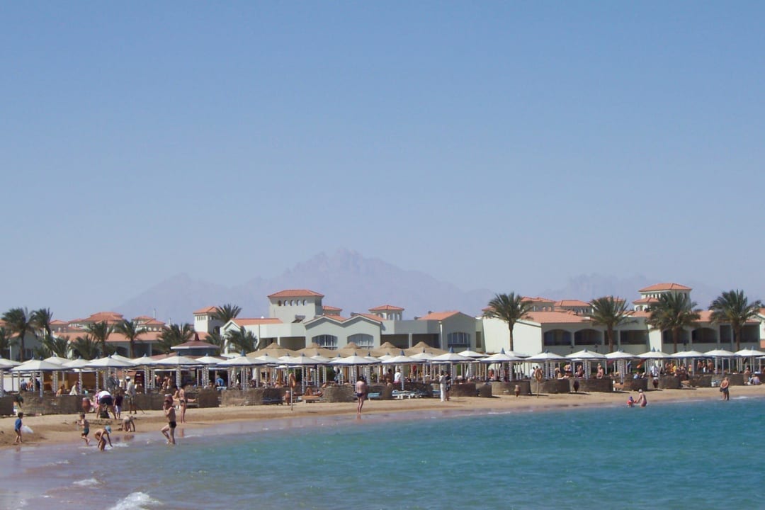Strand vom Schwesterhotel Pickalbatros Alf Leila Wa Leila Resort - Neverland Hurghada