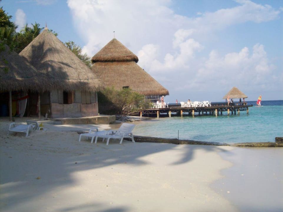 Die Bar vom Strand aus Adaaran Club Rannalhi - All Inclusive