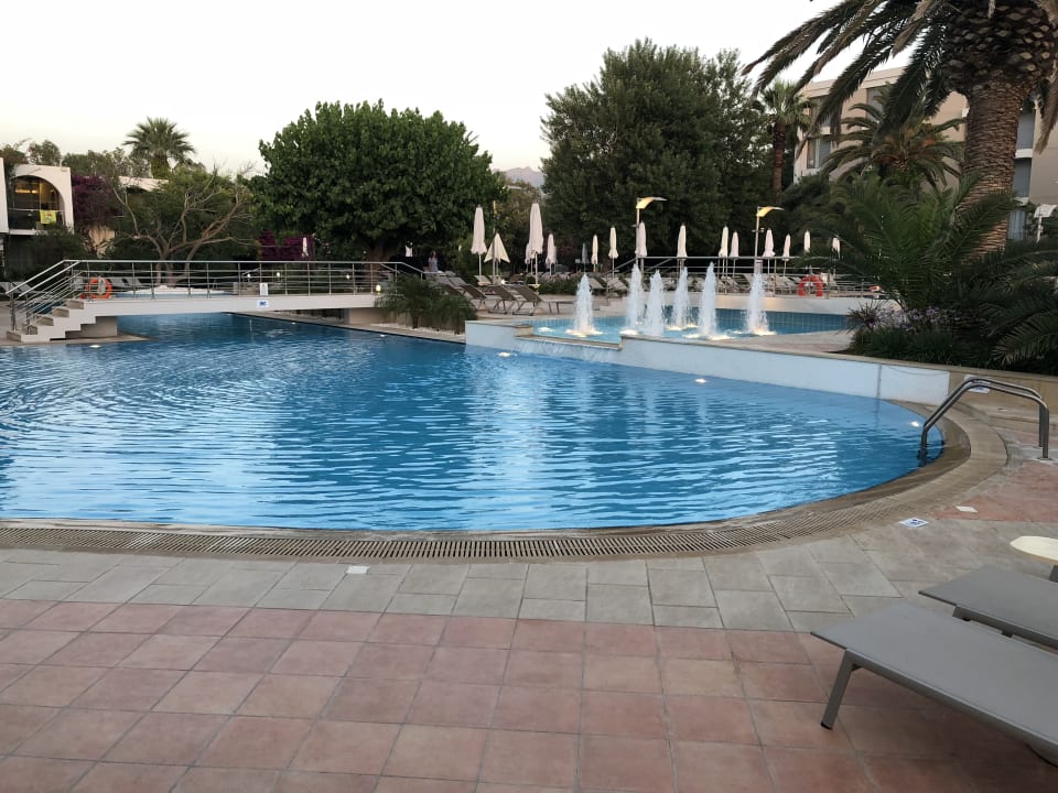 Pool Caravia Beach Hotel
